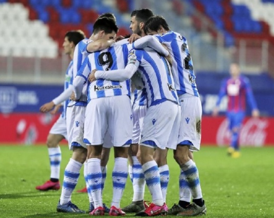  老牌劲旅深陷保级泥潭，换帅能否力挽狂澜