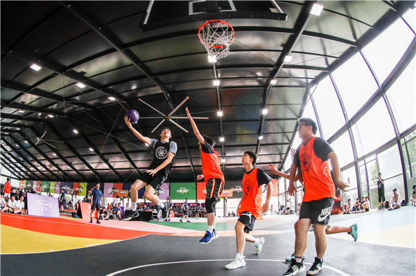  电竞少年逐梦赛场展现青春风采