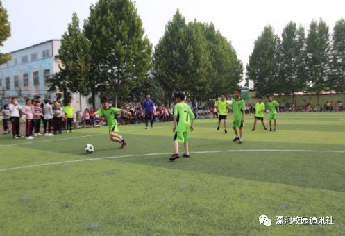  校园足球联赛开幕，青春激情点燃绿茵  