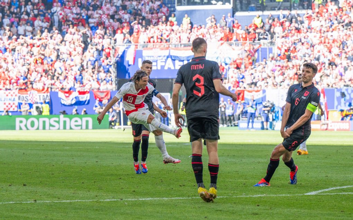  丘里奇克罗地亚火炮，多哈公开赛决胜盘惊险取胜