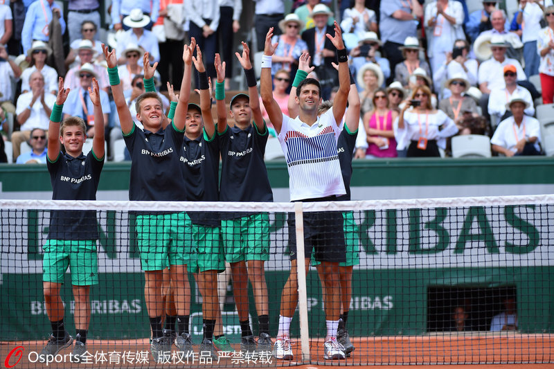  德约科维奇直落三盘横扫对手强势夺冠